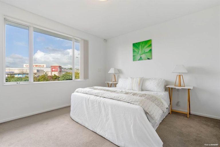 Photo of property in 4/30 Oneroa Road, East Tamaki, Auckland, 2013