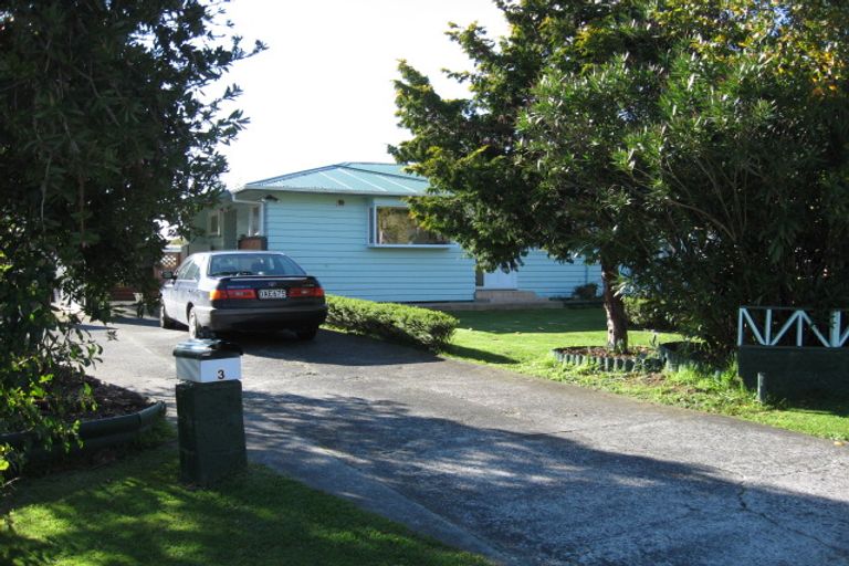 Photo of property in 5 Bull Avenue, Wainuiomata, Lower Hutt, 5014