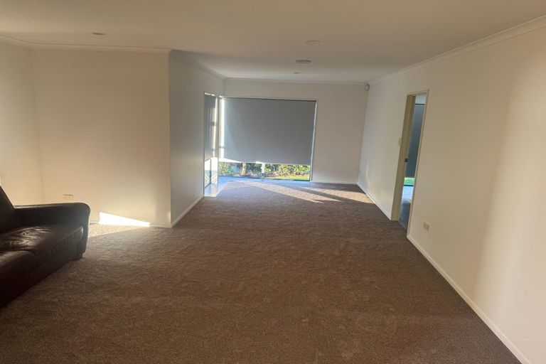 Photo of property in 2 Deerfield Place, Flat Bush, Auckland, 2019