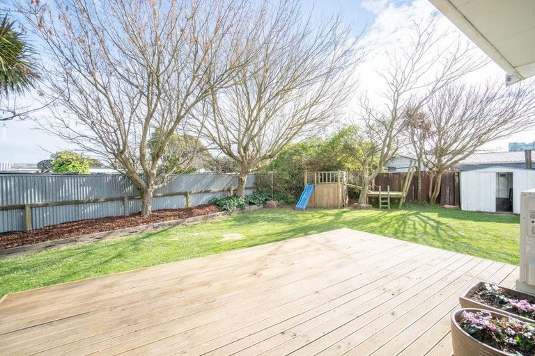 Photo of property in 10 Ashton Place, Highbury, Palmerston North, 4412