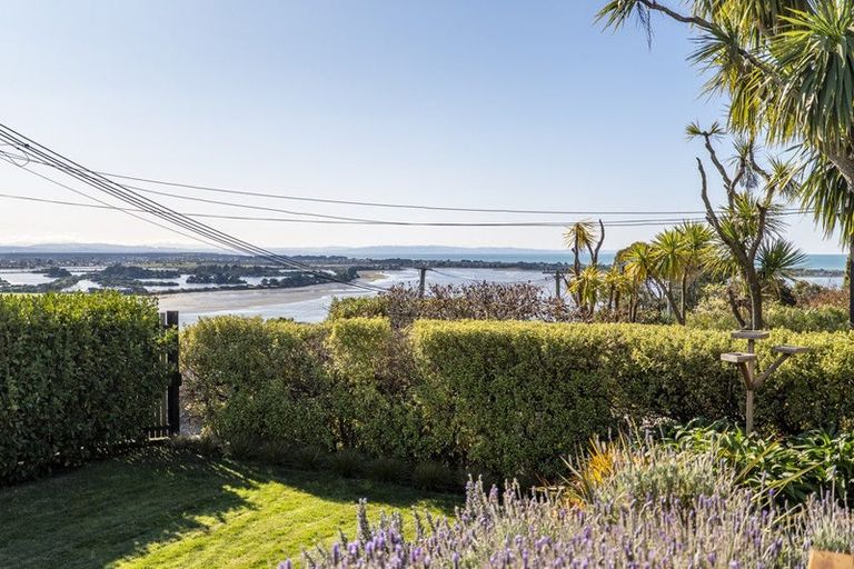 Photo of property in 87 Saint Andrews Hill Road, Mount Pleasant, Christchurch, 8081