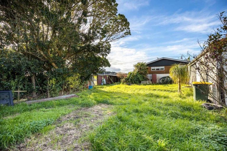 Photo of property in 3 Mcnaughton Street, Waitara, 4320
