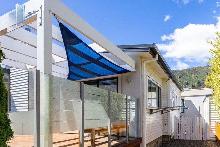 Photo of property in 29 Beach Road, Waikawa, Picton, 7220