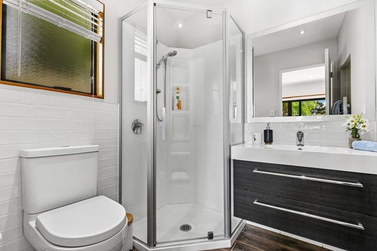 Photo of property in 7 Attwood Road, Paremoremo, Auckland, 0632