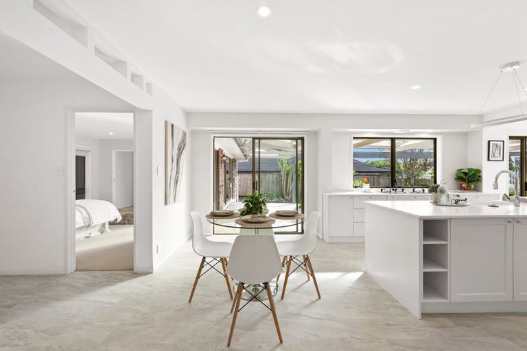 Photo of property in 8 Rapallo Place, Farm Cove, Auckland, 2012