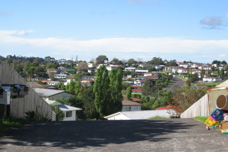 Photo of property in 233 Glengarry Road, Glen Eden, Auckland, 0602