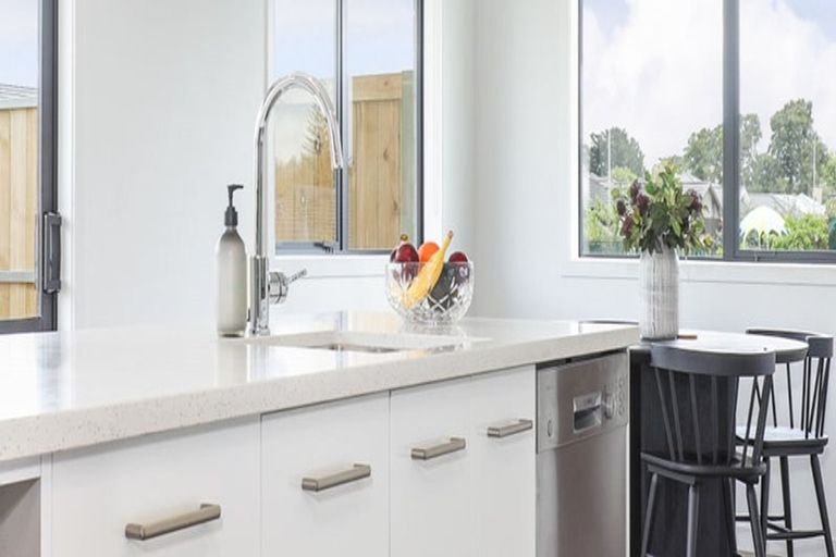 Photo of property in 11 Murray Ward Drive, Te Kauwhata, 3710