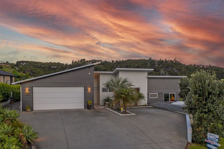 Photo of property in 4 Tironui Place, Whitianga, 3510