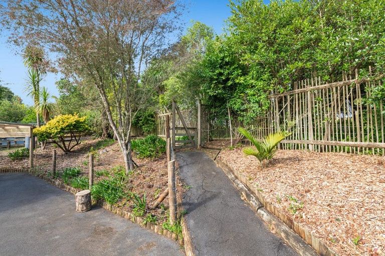 Photo of property in 1688 South Head Road, South Head, Helensville, 0874