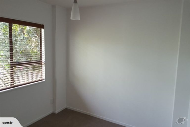 Photo of property in 1/46 Masterton Road, Rothesay Bay, Auckland, 0630