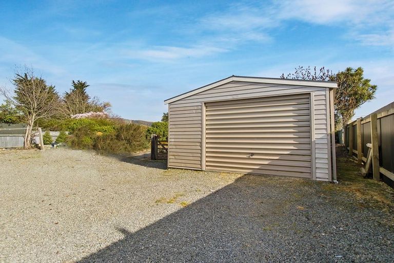 Photo of property in 6 Edward Street, Waimate, 7924