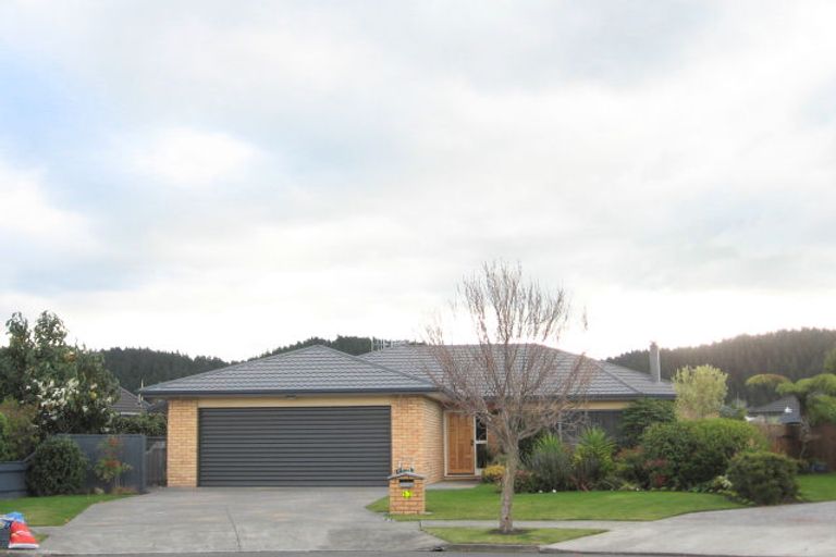 Photo of property in 13 Hyatt Grove, Greenmeadows, Napier, 4112