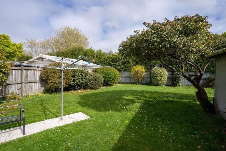 Photo of property in 33 Martbern Crescent, Bishopdale, Christchurch, 8053