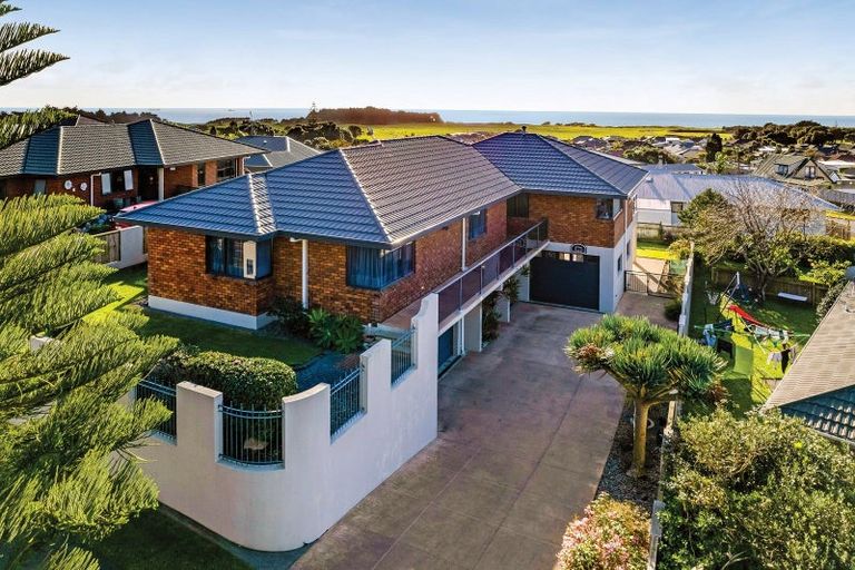 Photo of property in 97 Parklands Avenue, Bell Block, New Plymouth, 4312