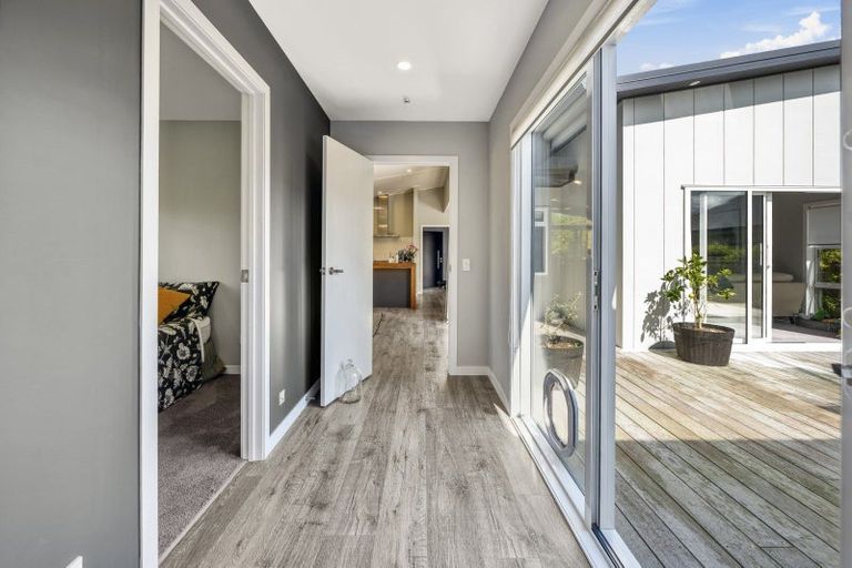 Photo of property in 18 Lakemere Way, Kinloch, Taupo, 3377