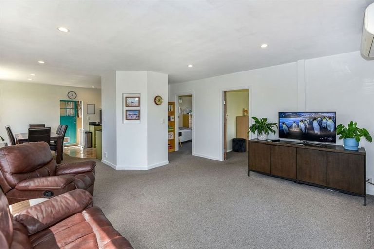 Photo of property in 42 Tyrone Street, Belfast, Christchurch, 8051