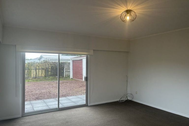 Photo of property in 40 Tiraumea Drive, Pakuranga, Auckland, 2010