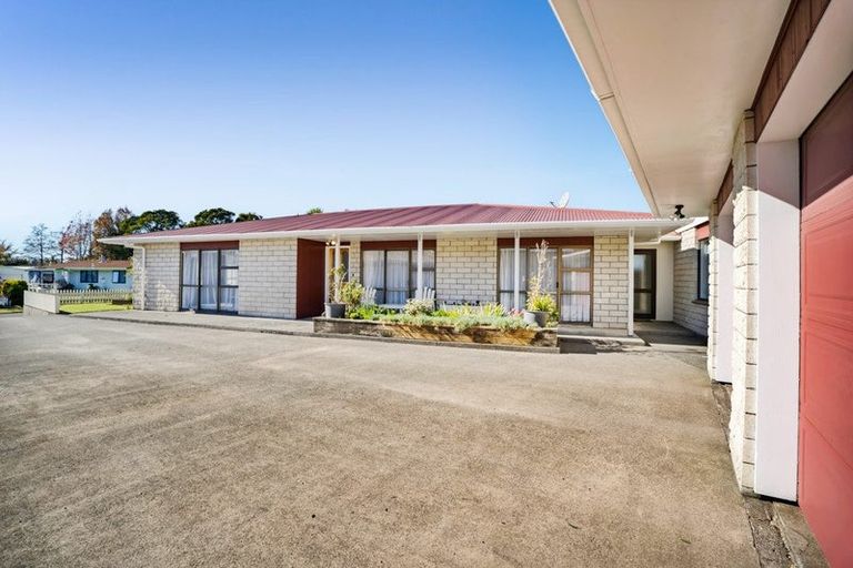 Photo of property in 37 Kowhai Street, Inglewood, 4330