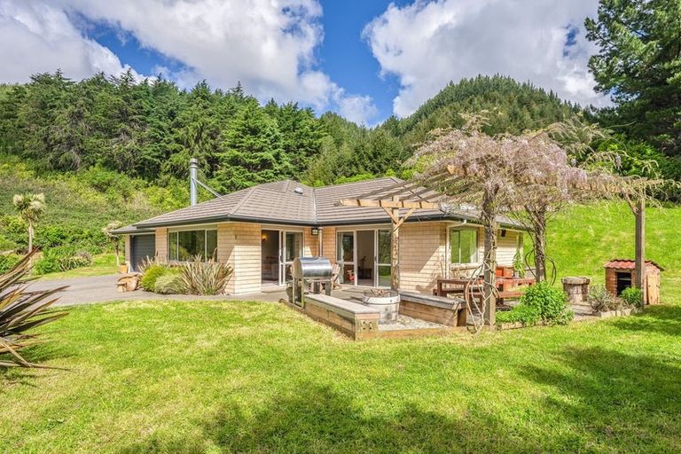 Photo of property in 48 Eucalyptus Way, Nikau Valley, Paraparaumu, 5032