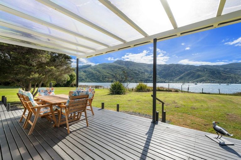 Photo of property in 1755 Queen Charlotte Drive, Linkwater, Picton, 7281
