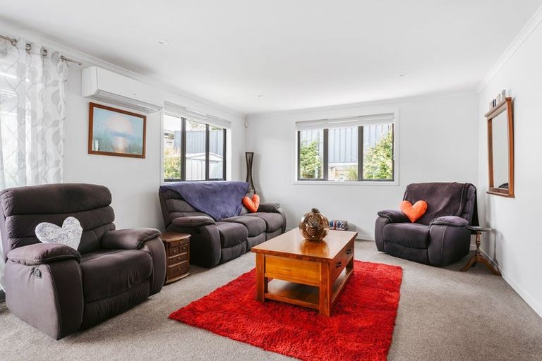 Photo of property in Waterview Estate, 30/4 Greystone Place, Omokoroa, 3114