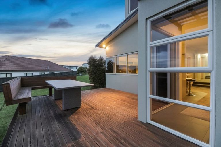 Photo of property in 9 Corsica Way, Karaka, Papakura, 2113