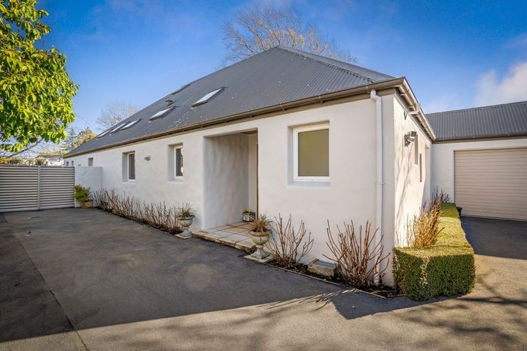 Photo of property in 19 Garreg Road, Fendalton, Christchurch, 8052