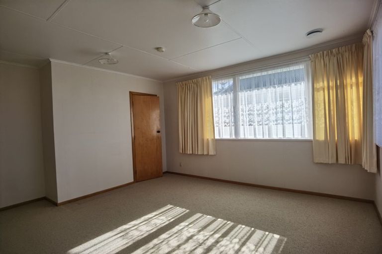 Photo of property in 31 Rangituhi Crescent, Takapuwahia, Porirua, 5022