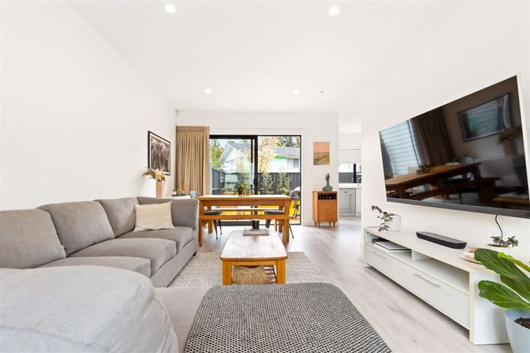 Photo of property in 66b Donovan Avenue, Massey, Auckland, 0614
