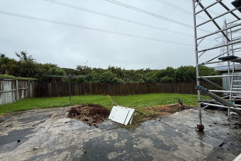 Photo of property in 34 Titoki Street, Te Atatu Peninsula, Auckland, 0610
