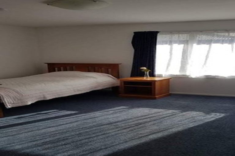 Photo of property in 17 Broadbent Street, Riccarton, Christchurch, 8041