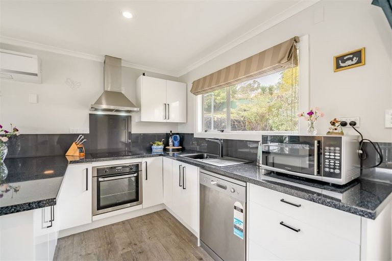 Photo of property in 7 Oaklands Grove, Clouston Park, Upper Hutt, 5018
