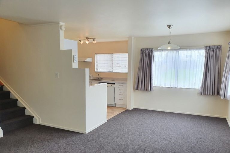 Photo of property in 24/24 Eastglen Road, Glen Eden, Auckland, 0602