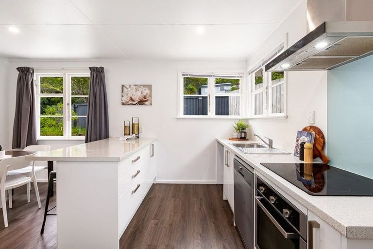 Photo of property in 16 Rintoul Grove, Stokes Valley, Lower Hutt, 5019