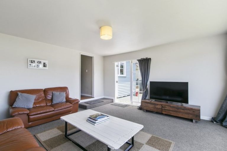 Photo of property in 118 Wainuiomata Road, Wainuiomata, Lower Hutt, 5014