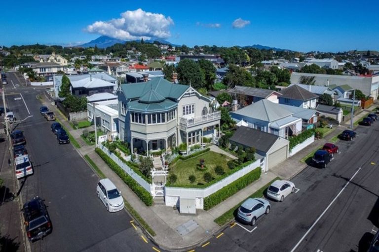 Photo of property in 12 Weymouth Street, New Plymouth, 4310