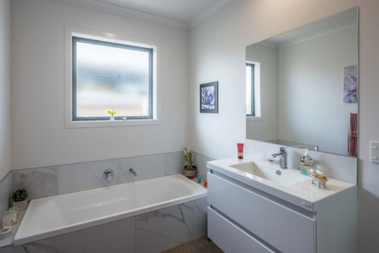 Photo of property in 12 Christow Court, Paraparaumu, 5032