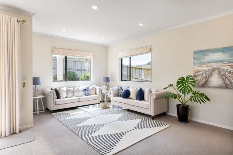 Photo of property in 2 Bangla Place, Massey, Auckland, 0614