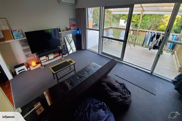 Photo of property in 146 Glenfield Road, Birkenhead, Auckland, 0626