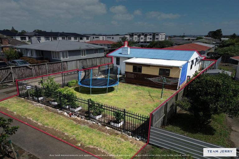 Photo of property in 1/8 Cornwall Road, Mangere, Auckland, 2022