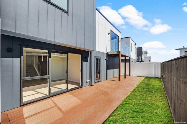 Photo of property in 4b The Parade, Bucklands Beach, Auckland, 2012