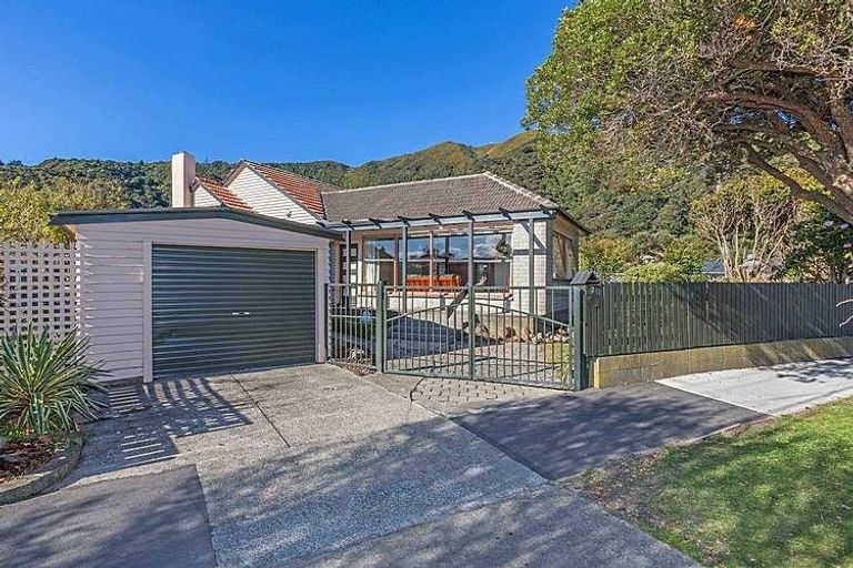 Photo of property in 7 Hayward Terrace, Waiwhetu, Lower Hutt, 5010