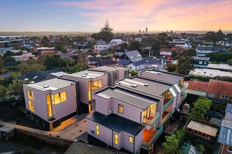 Photo of property in 48c Merani Street, Belmont, Auckland, 0622