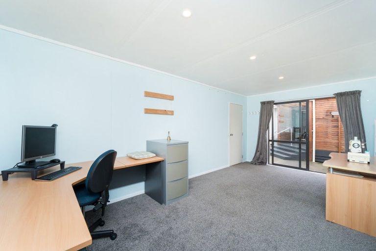 Photo of property in 14 Pitama Road, Awapuni, Palmerston North, 4412