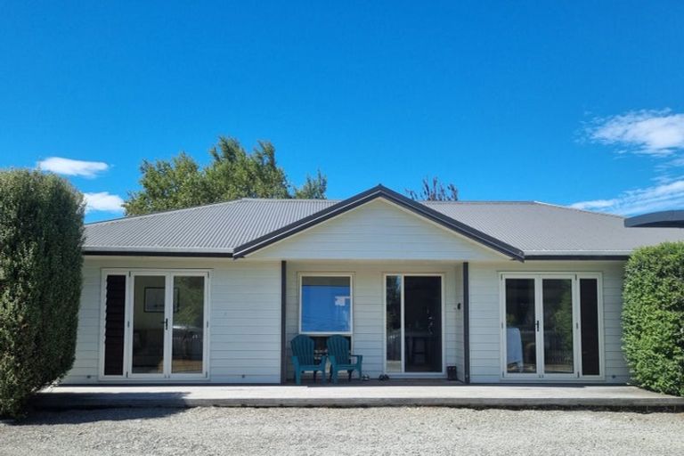 Photo of property in 8 Sackville Street, Martinborough, 5711