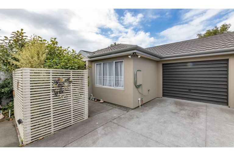 Photo of property in 4/16 Belfast Road, Belfast, Christchurch, 8051