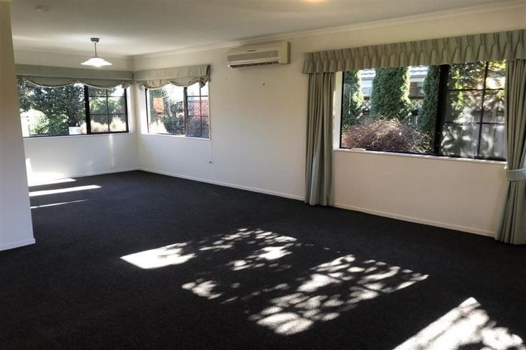 Photo of property in 11 Greenough Place, Rototuna, Hamilton, 3210