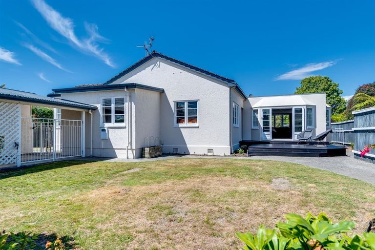 Photo of property in 18 Anderson Road, Taradale, Napier, 4112