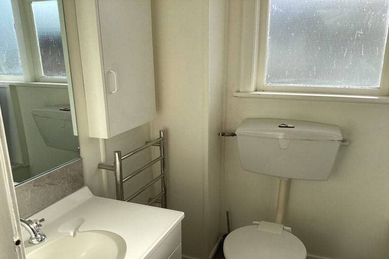 Photo of property in 1/17 Trevethick Grove, Woburn, Lower Hutt, 5010