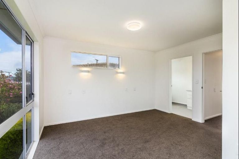 Photo of property in 11b Shepherd Road, Waipahihi, Taupo, 3330